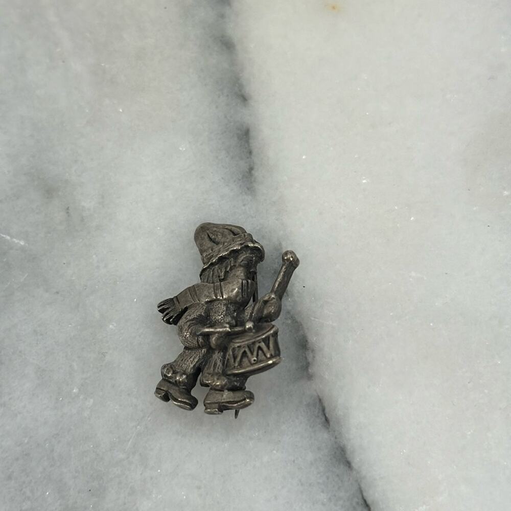 Pewter little drummer boy brooch